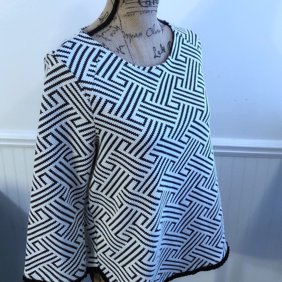 W5 Concepts Zigzag Blouse Size Small - Picture 4 of 7